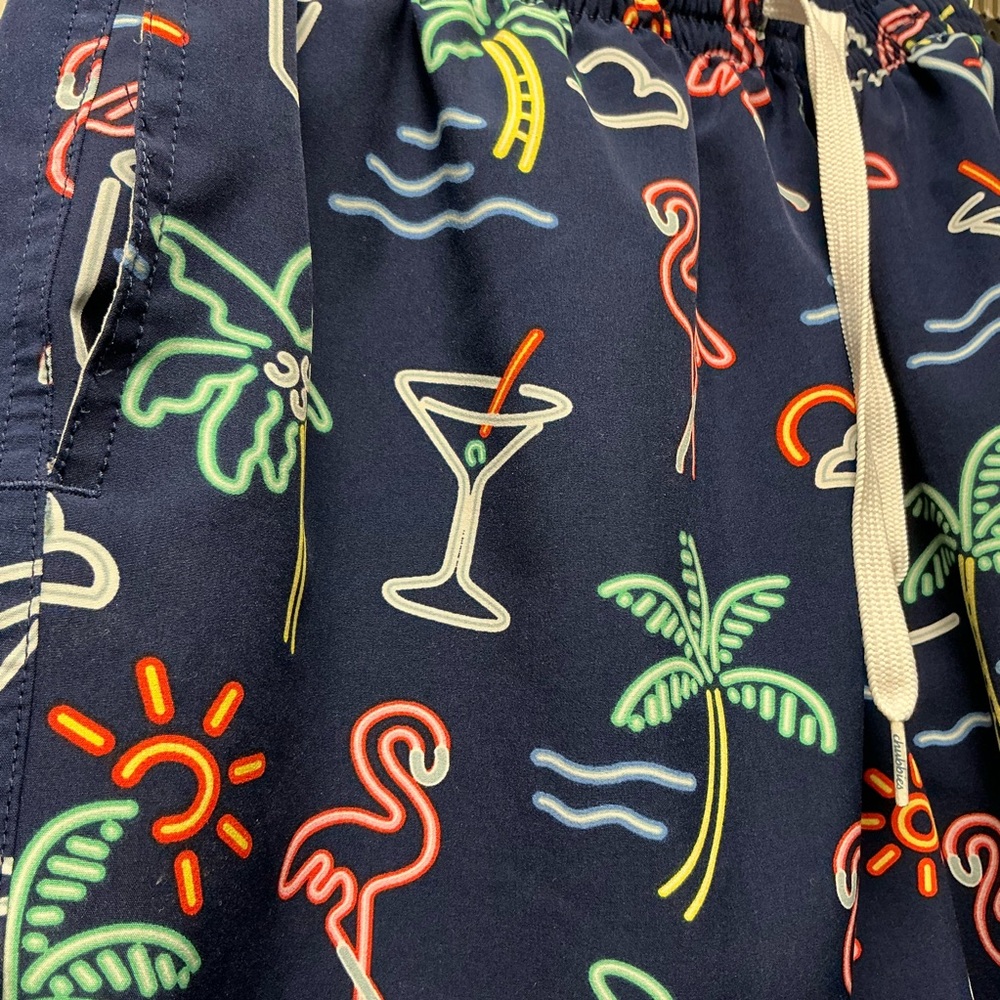 Chubbies The Neon Lights 7” Inseam Stretch Swim Trunks Men’s Size Medium - Picture 3 of 9
